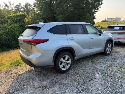 2021 Toyota Highlander LE