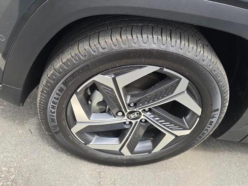 Amazon Gray 2023 Hyundai TUCSON Limited