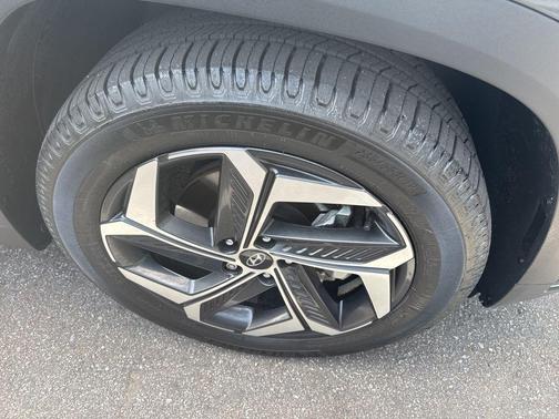 Amazon Gray 2023 Hyundai TUCSON Limited