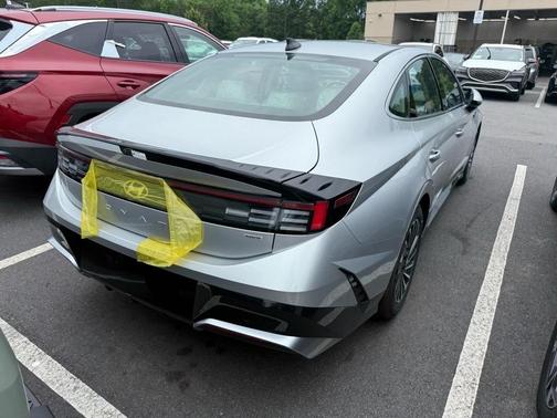 2025 Hyundai SONATA Hybrid SEL