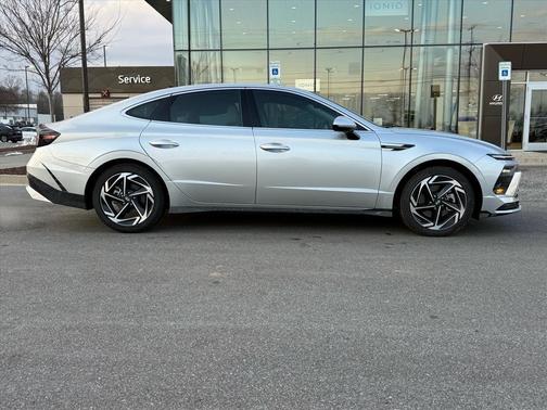 2025 Hyundai SONATA SEL Convenience