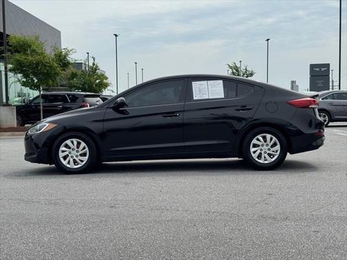 2018 Hyundai ELANTRA SE