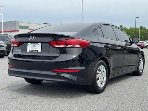 2018 Hyundai ELANTRA SE