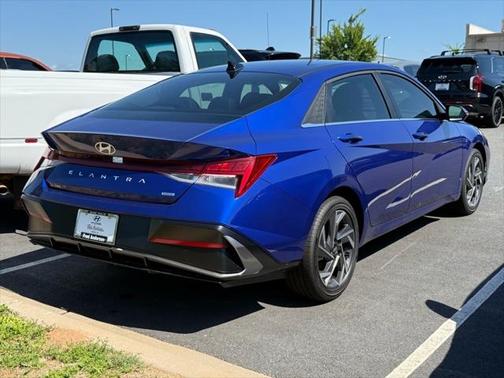 2025 Hyundai ELANTRA HEV Limited