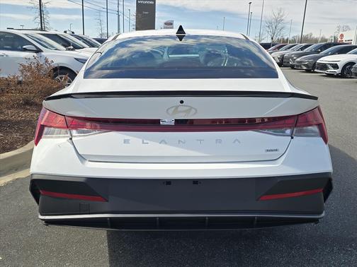 2026 Hyundai ELANTRA HEV SEL Sport