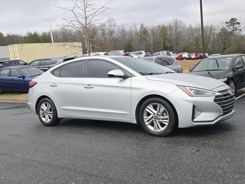 2019 Hyundai ELANTRA SEL