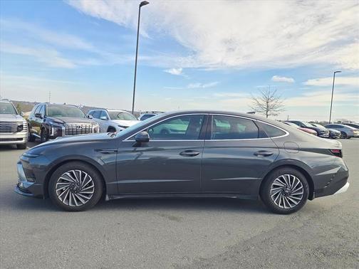 2025 Hyundai SONATA Hybrid SEL