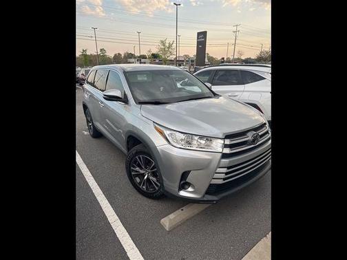 Celestial Silver Metallic 2019 Toyota Highlander LE