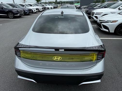 2025 Hyundai SONATA SE
