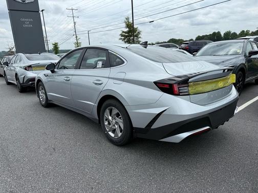2025 Hyundai SONATA SE