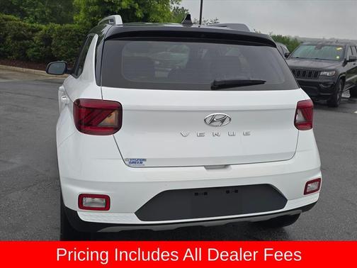 Ceramic White 2022 Hyundai VENUE Limited
