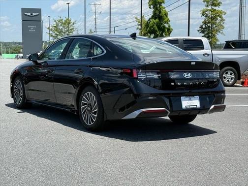 2025 Hyundai SONATA Hybrid Limited