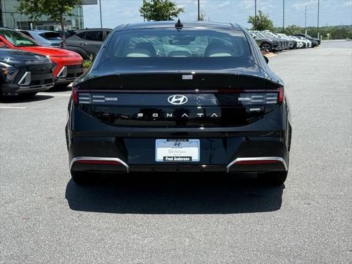 2025 Hyundai SONATA Hybrid Limited
