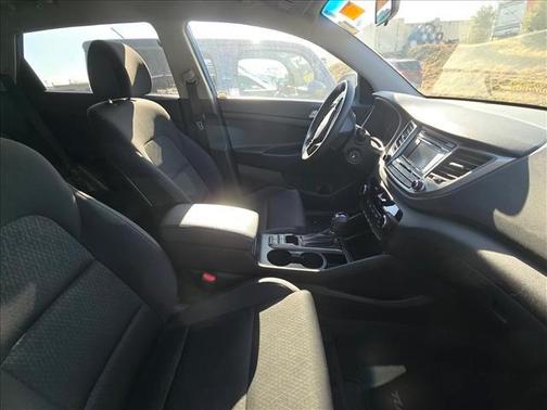 2016 Hyundai TUCSON SE