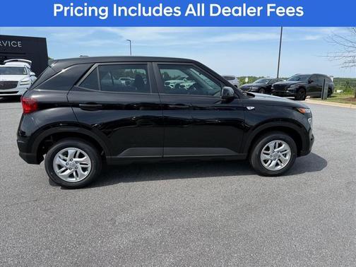 Onyx Black 2026 Hyundai VENUE SE