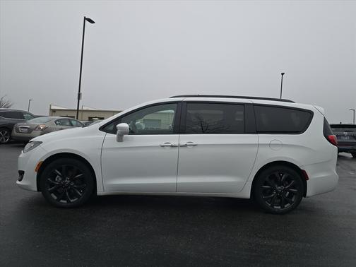 2019 Chrysler Pacifica Touring-L Plus