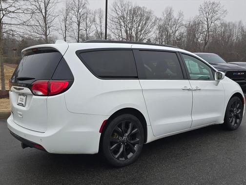 2019 Chrysler Pacifica Touring-L Plus