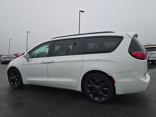2019 Chrysler Pacifica Touring-L Plus