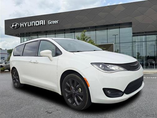 2019 Chrysler Pacifica Touring-L Plus