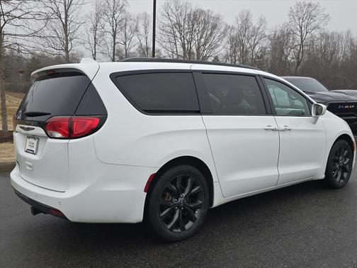 2019 Chrysler Pacifica Touring-L Plus