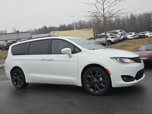 2019 Chrysler Pacifica Touring-L Plus