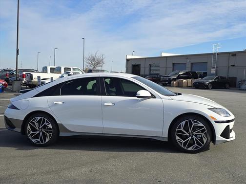2025 Hyundai IONIQ 6 SEL