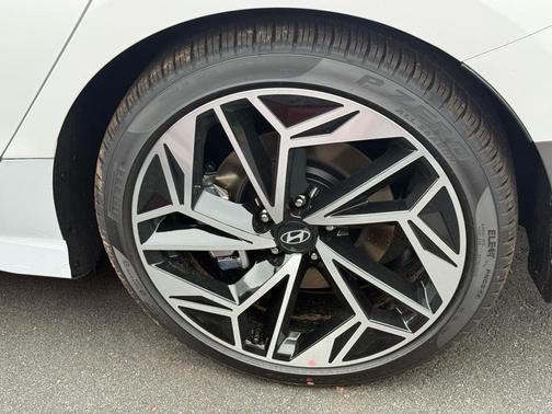 2025 Hyundai IONIQ 6 SEL