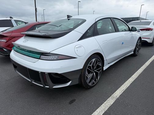 2025 Hyundai IONIQ 6 SEL