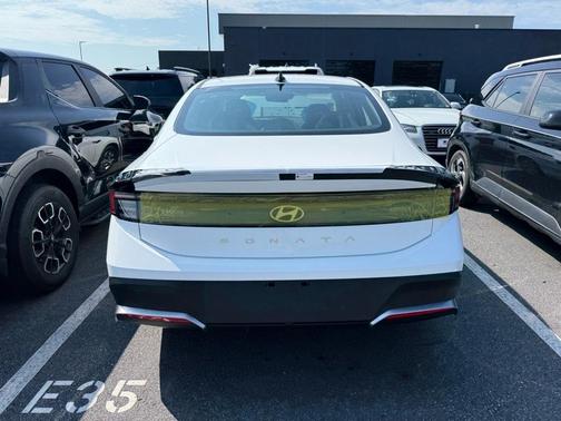 2025 Hyundai SONATA SE