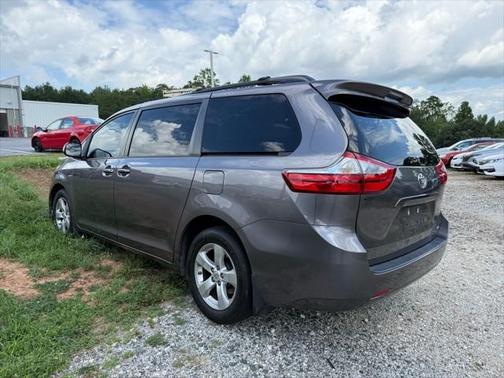 2017 Toyota Sienna L