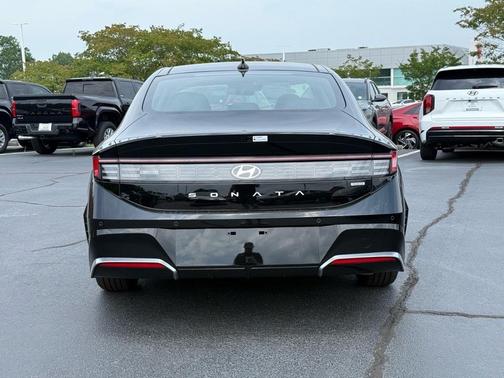 2025 Hyundai SONATA Hybrid Limited