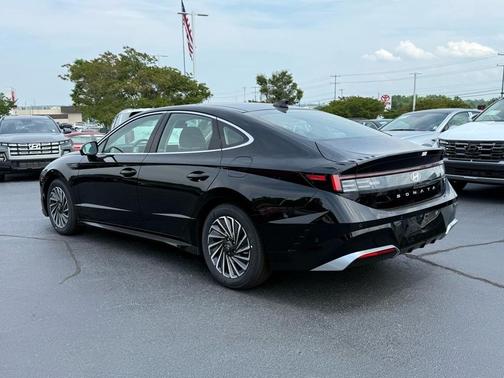 2025 Hyundai SONATA Hybrid Limited