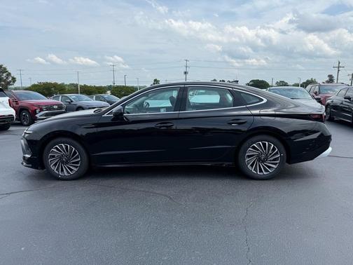 2025 Hyundai SONATA Hybrid Limited