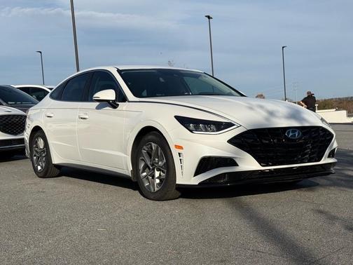 2022 Hyundai SONATA SEL