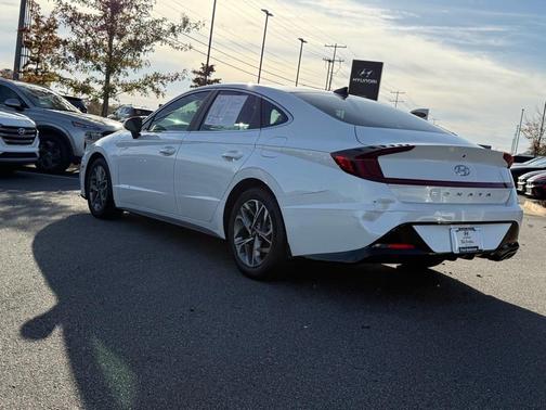 2022 Hyundai SONATA SEL