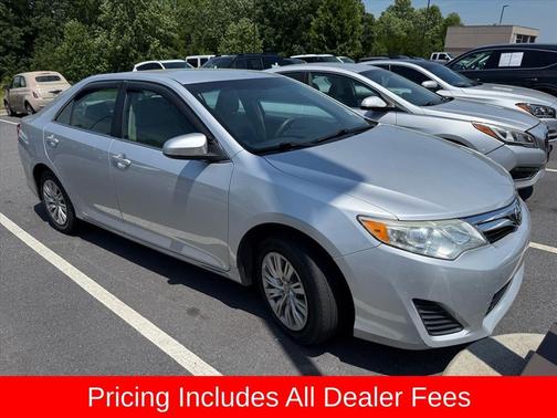 Classic Silver Metallic 2014 Toyota Camry LE
