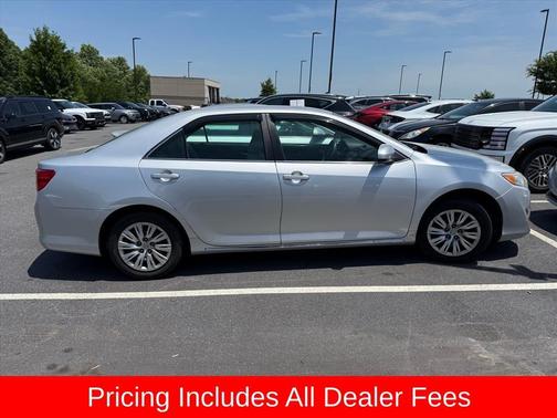 Classic Silver Metallic 2014 Toyota Camry LE
