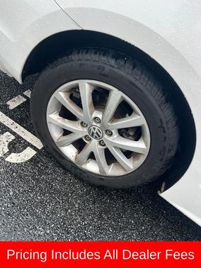Candy White 2013 Volkswagen Jetta SE