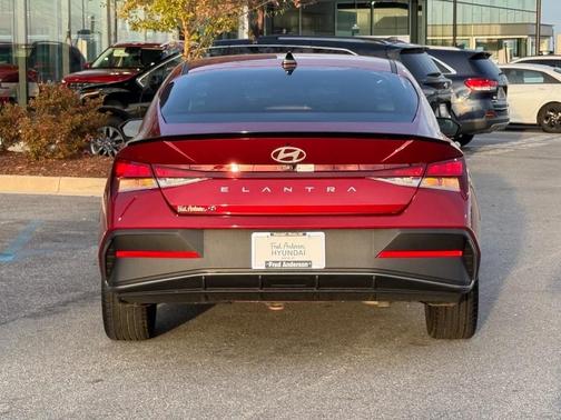 2025 Hyundai ELANTRA SEL Sport