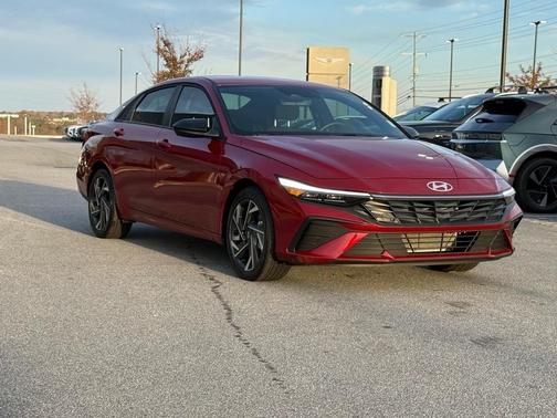 2025 Hyundai ELANTRA SEL Sport