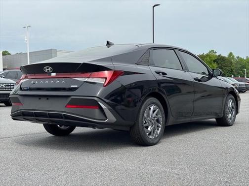 2025 Hyundai ELANTRA HEV Blue