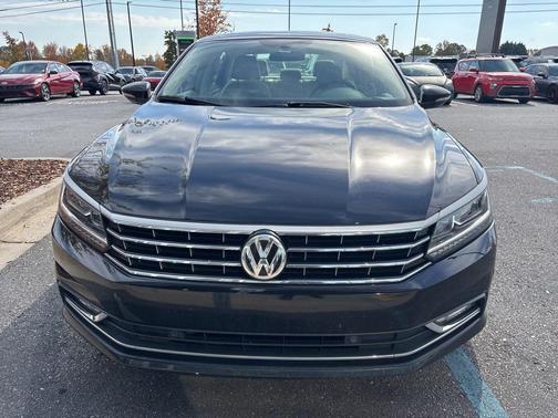 2018 Volkswagen Passat 2.0T SE w/ Technology