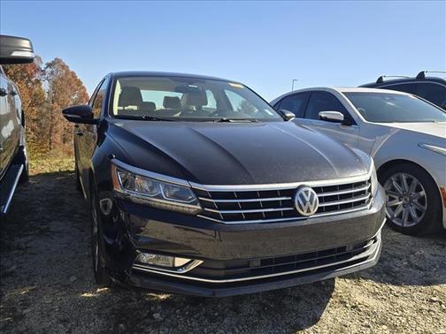 2018 Volkswagen Passat 2.0T SE w/ Technology