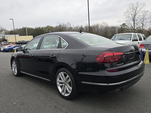 2018 Volkswagen Passat 2.0T SE w/ Technology
