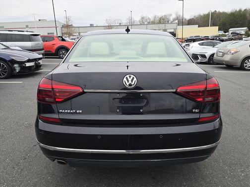 2018 Volkswagen Passat 2.0T SE w/ Technology