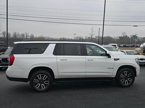 2022 GMC Yukon XL AT4