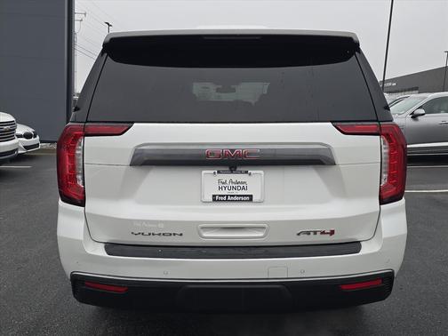 2022 GMC Yukon XL AT4