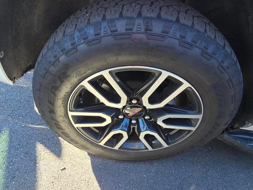 2022 GMC Yukon XL AT4