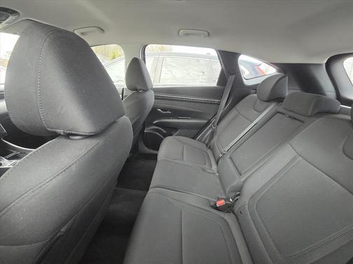 2024 Hyundai TUCSON SE