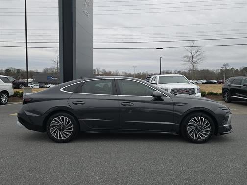 2025 Hyundai SONATA Hybrid SEL